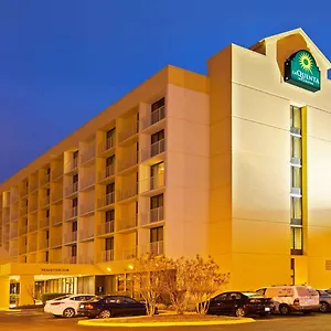 https://la-quinta-inn-suites-nashville-airport-opryland.nashville-hotels.org