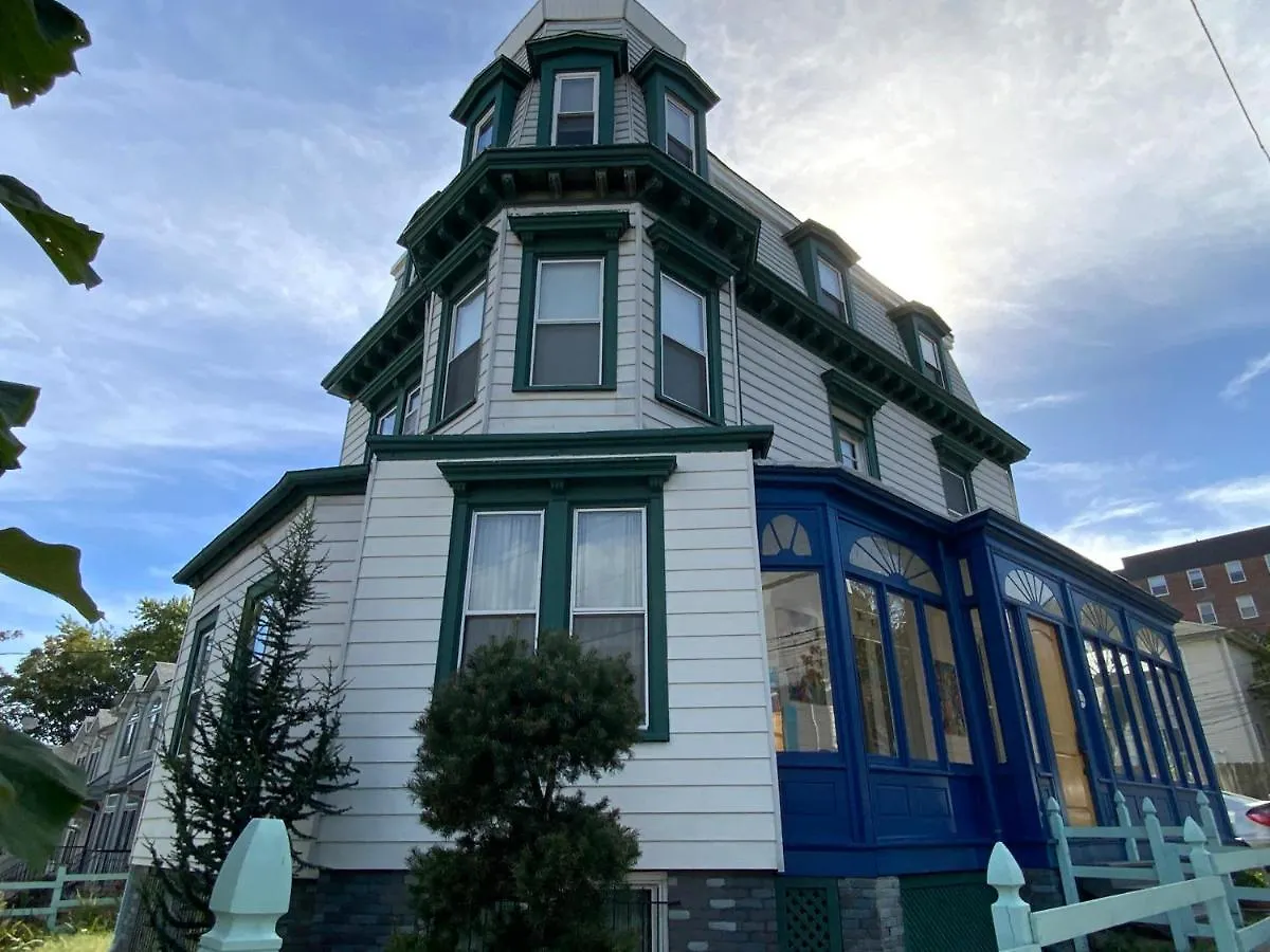 Fort Pl B&B And Gallery New York Bed & Breakfast