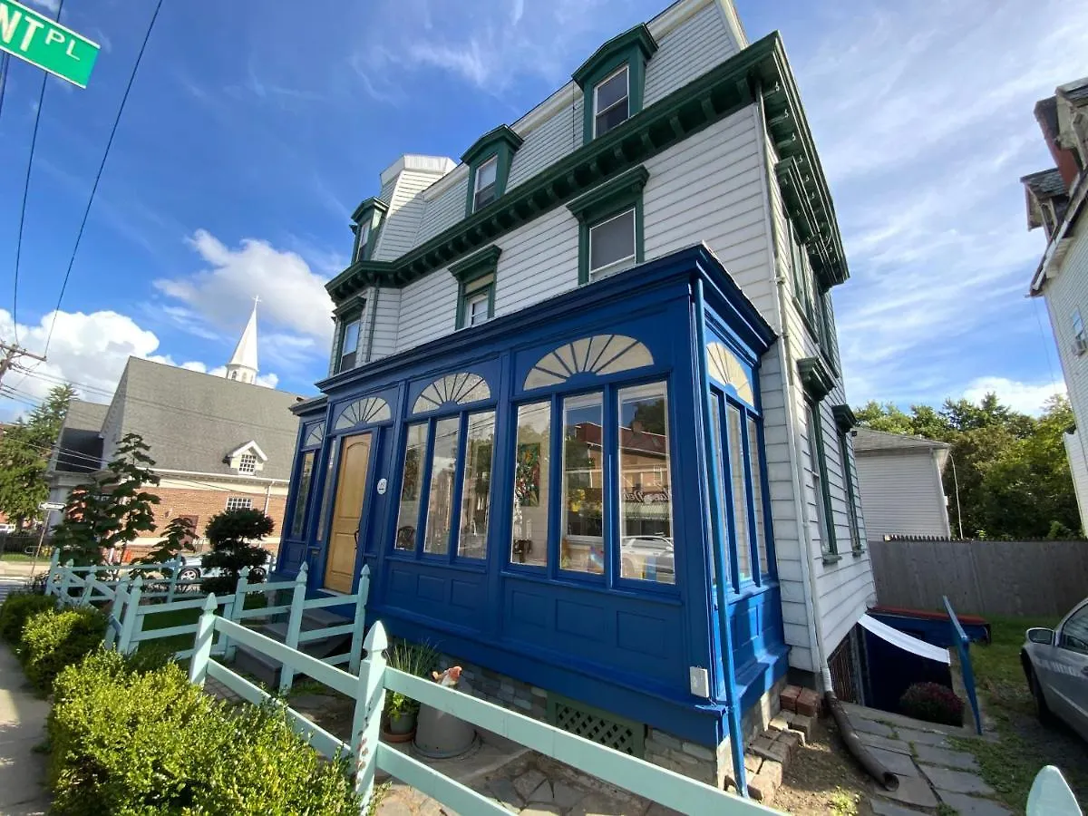 Fort Pl B&B And Gallery New York United States