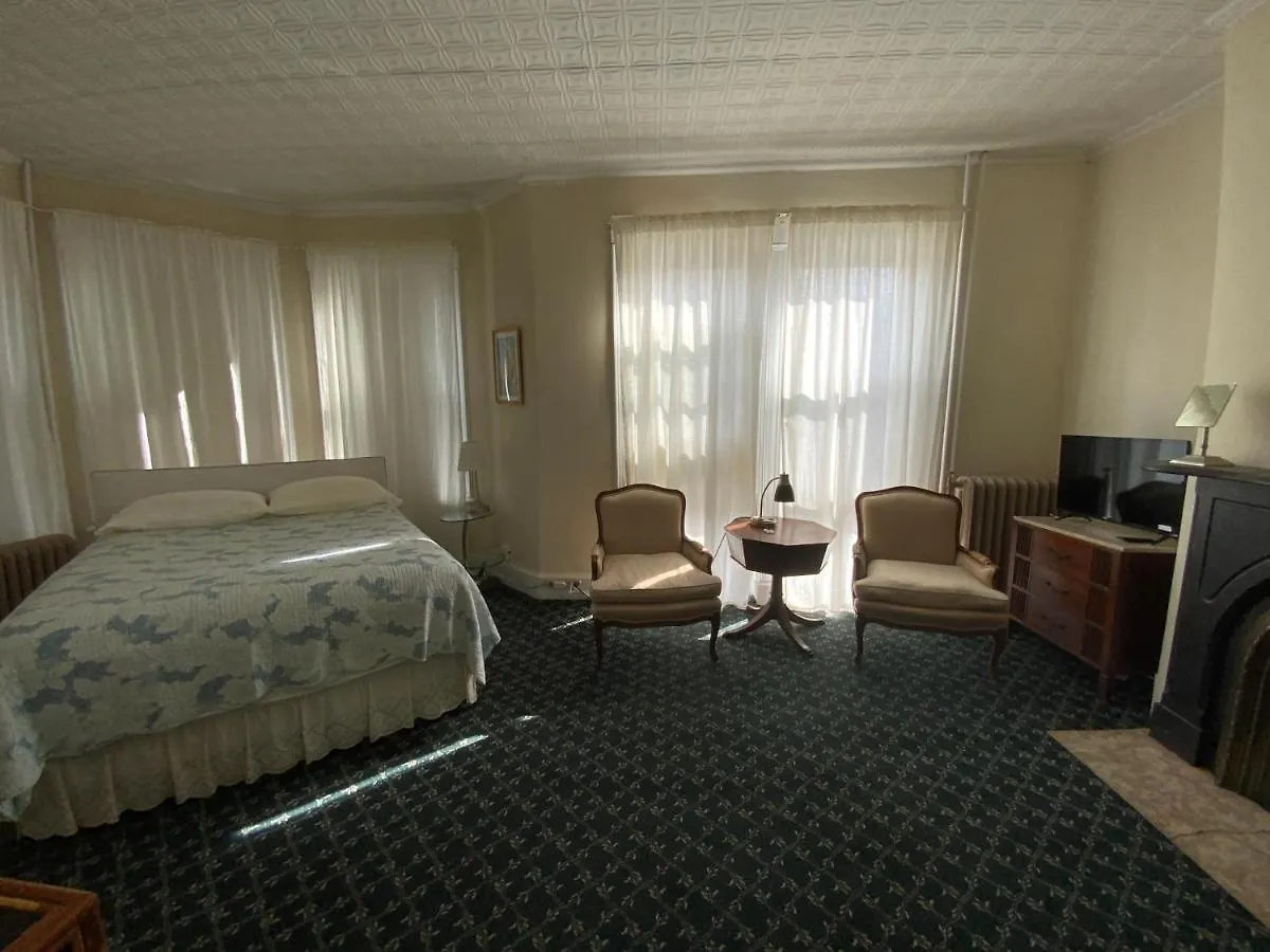 Bed & Breakfast Fort Pl B&B And Gallery New York