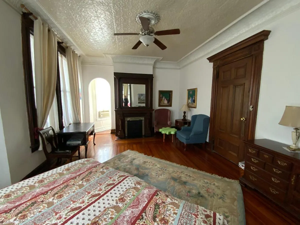 Bed & Breakfast Fort Pl B&B And Gallery New York