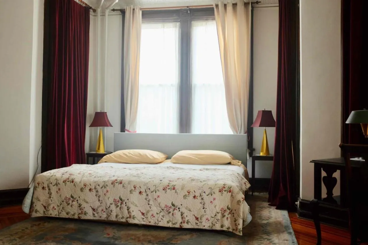 Fort Pl B&B And Gallery New York
